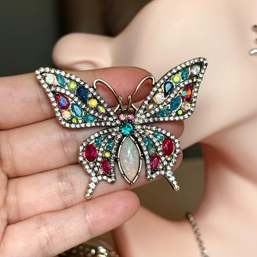 ⚜️ Vibrant Jewel-Toned Butterfly Brooch